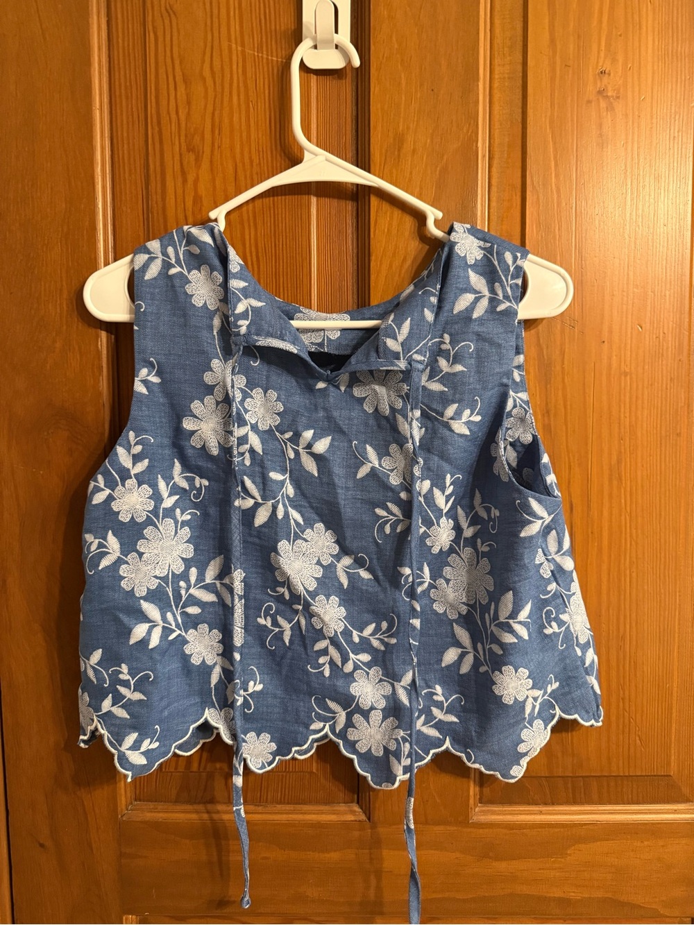 SHEIN Blue Floral Tie-Front Cropped Camisole